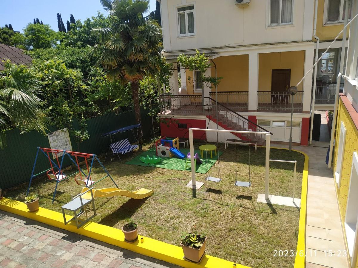 Бестужевский Дворик Gagry Exterior photo