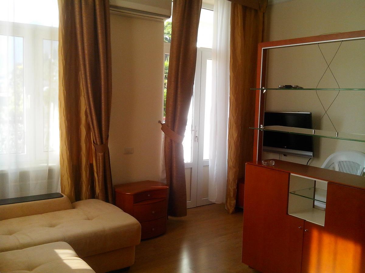 Бестужевский Дворик Gagry Exterior photo